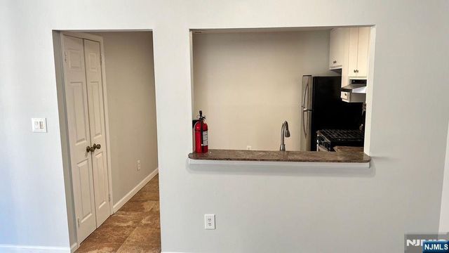 4 Hedgerow Drive, Englewood, NJ 07631