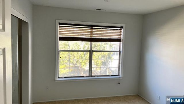 4 Hedgerow Drive, Englewood, NJ 07631