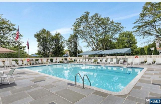 4 Hedgerow Drive, Englewood, NJ 07631