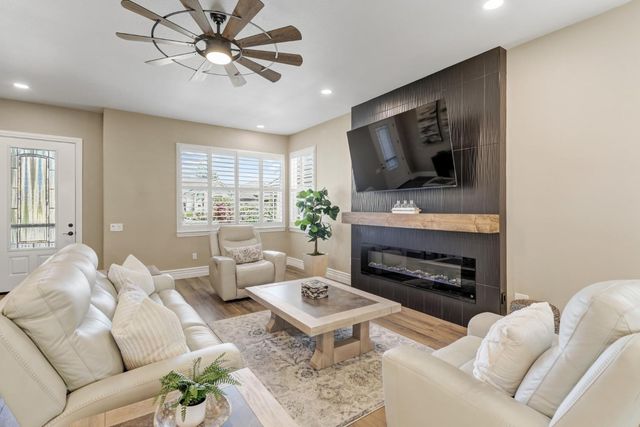 7028 Windchime Way, Roseville, CA 95747