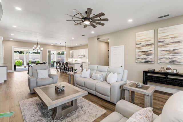 7028 Windchime Way, Roseville, CA 95747