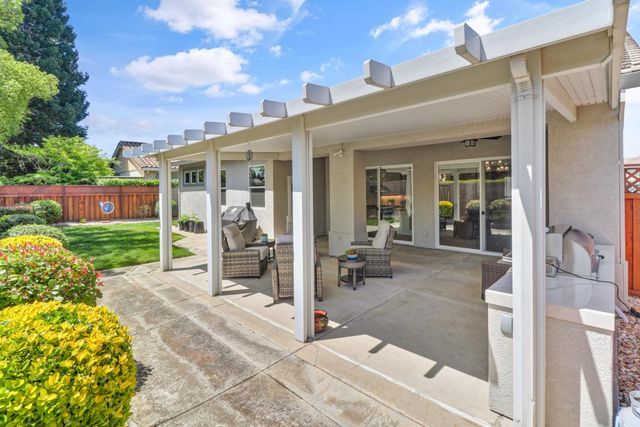 7028 Windchime Way, Roseville, CA 95747