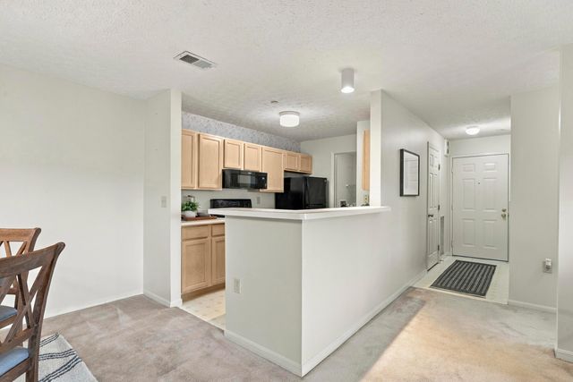 6823 Meadow Creek Drive, 208, Columbus, OH 43235