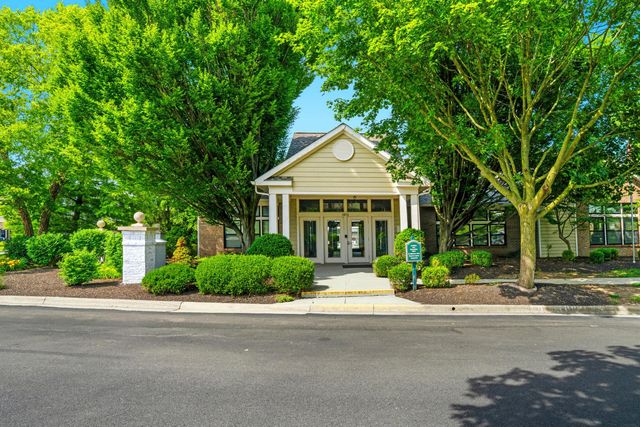 6823 Meadow Creek Drive, 208, Columbus, OH 43235