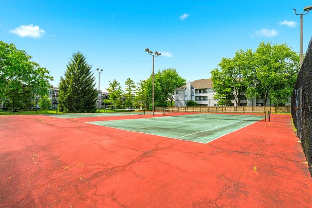 6823 Meadow Creek Drive, 208, Columbus, OH 43235