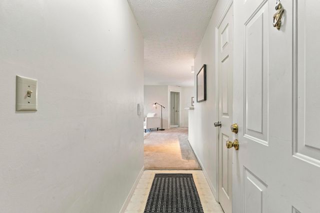6823 Meadow Creek Drive, 208, Columbus, OH 43235