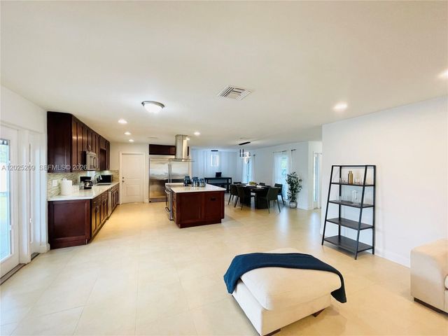 18962 SW 94th Ave, Cutler Bay, FL 33157