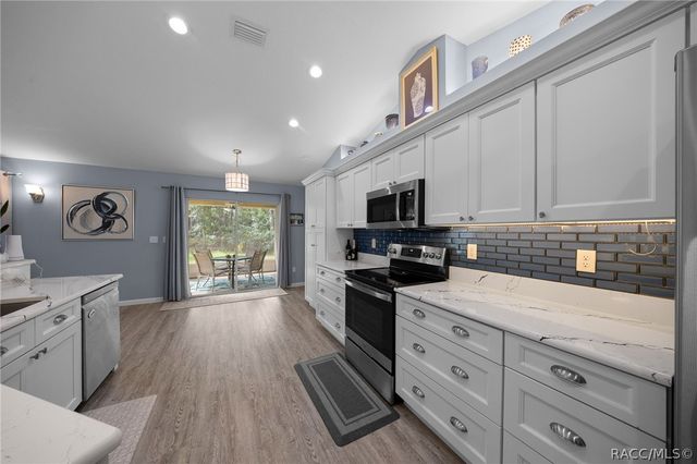2676 W Gifford Lane, Citrus Springs, FL 34433