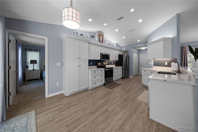 2676 W Gifford Lane, Citrus Springs, FL 34433