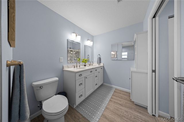 2676 W Gifford Lane, Citrus Springs, FL 34433