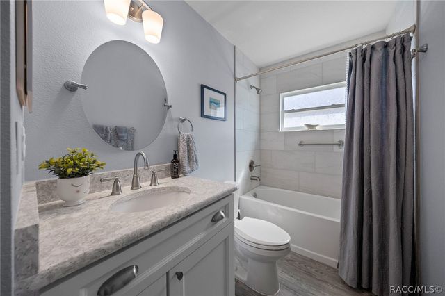 2676 W Gifford Lane, Citrus Springs, FL 34433