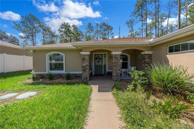 2676 W Gifford Lane, Citrus Springs, FL 34433