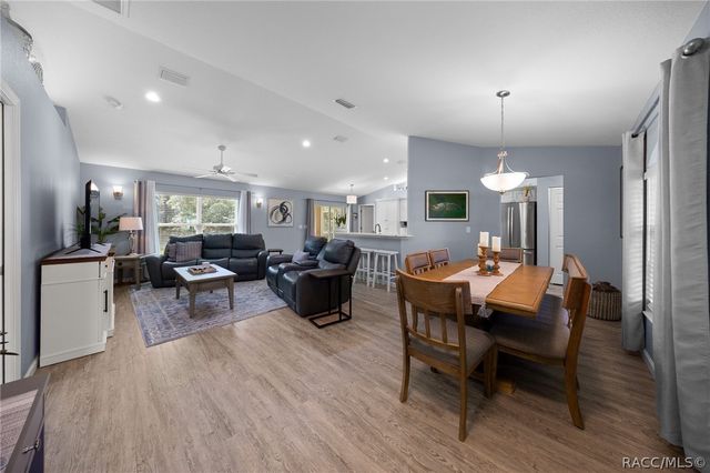 2676 W Gifford Lane, Citrus Springs, FL 34433