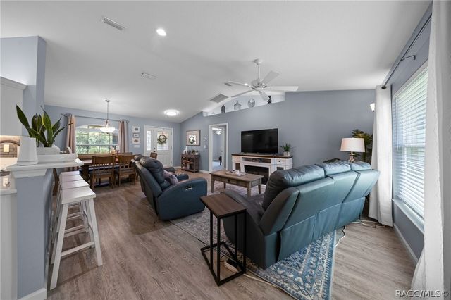 2676 W Gifford Lane, Citrus Springs, FL 34433