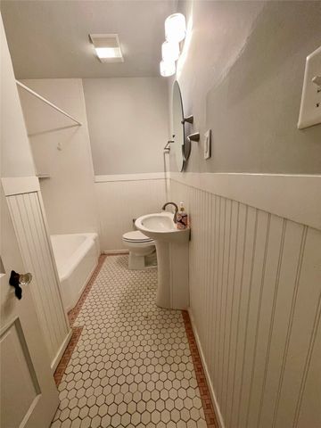 3905 Pershing Avenue, Fort Worth, TX 76107