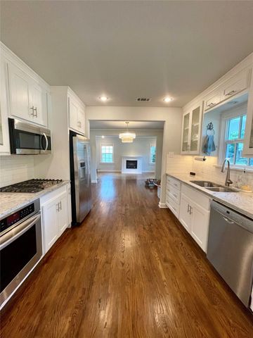 3905 Pershing Avenue, Fort Worth, TX 76107