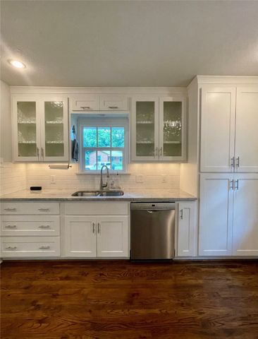 3905 Pershing Avenue, Fort Worth, TX 76107