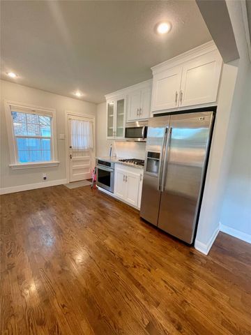 3905 Pershing Avenue, Fort Worth, TX 76107