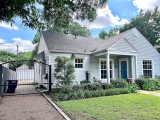 3905 Pershing Avenue, Fort Worth, TX 76107