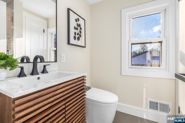 15 Princeton Place, Clifton, NJ 07014