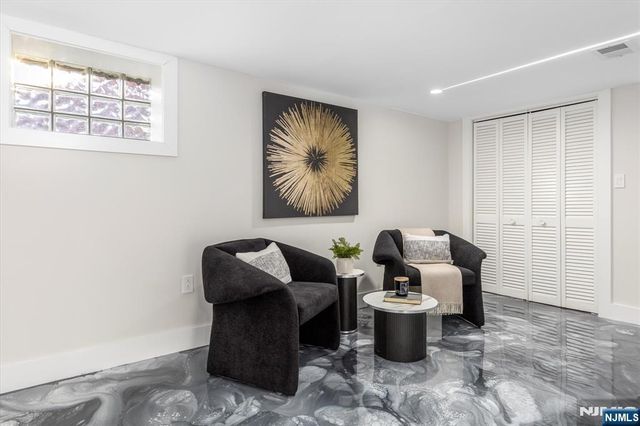 15 Princeton Place, Clifton, NJ 07014