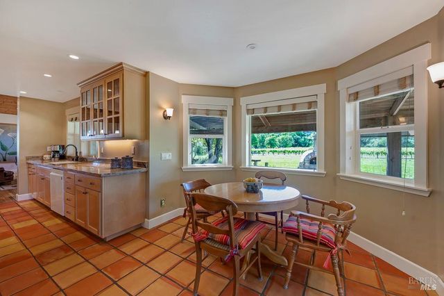 655 W Grant St, Healdsburg, CA 95448