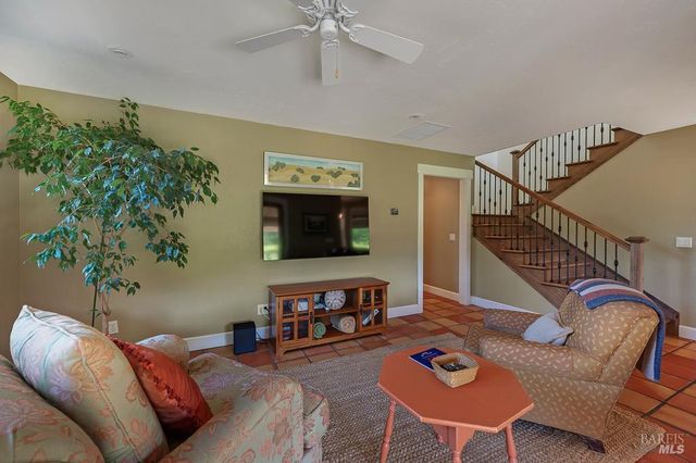 655 W Grant St, Healdsburg, CA 95448