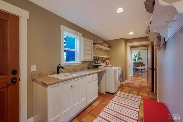 655 W Grant St, Healdsburg, CA 95448