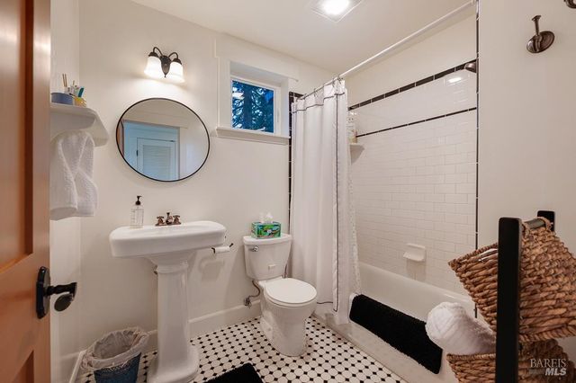 655 W Grant St, Healdsburg, CA 95448