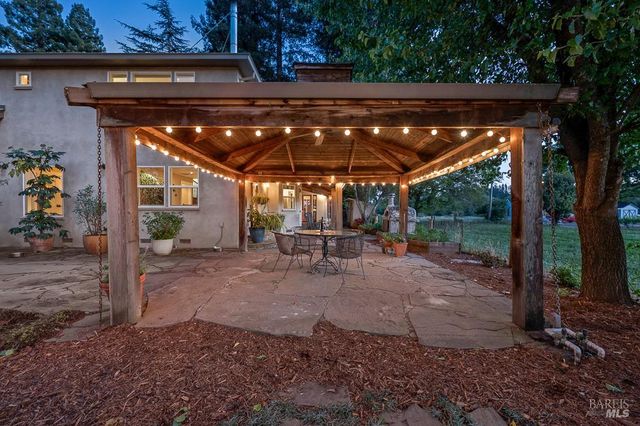 655 W Grant St, Healdsburg, CA 95448