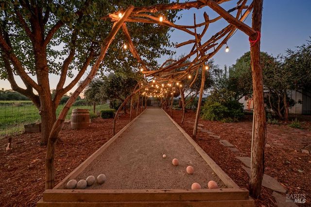 655 W Grant St, Healdsburg, CA 95448