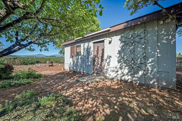 655 W Grant St, Healdsburg, CA 95448