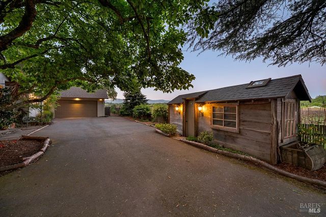 655 W Grant St, Healdsburg, CA 95448