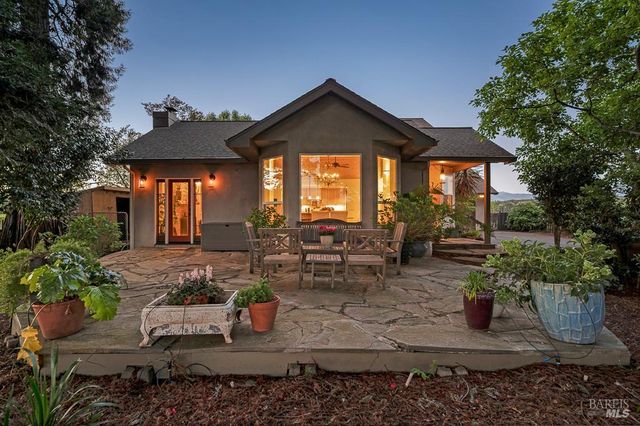 655 W Grant St, Healdsburg, CA 95448