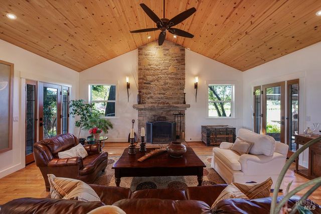 655 W Grant St, Healdsburg, CA 95448