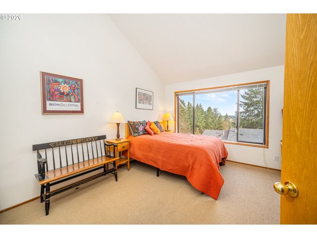 3818 COLONY OAKS Dr, Eugene, OR 97405