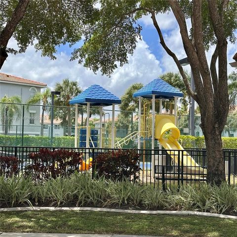 9620 NW 2nd St 7-106, Pembroke Pines, FL 33024