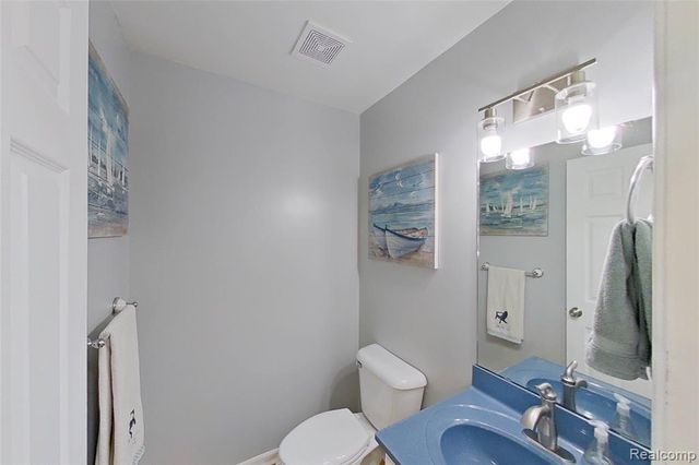 5307 Edgelake Drive, Pinckney, MI 48169
