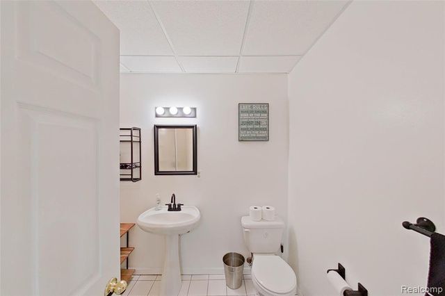 5307 Edgelake Drive, Pinckney, MI 48169