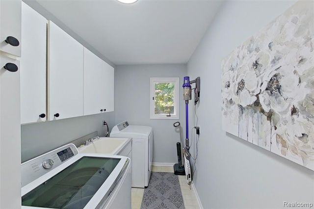 5307 Edgelake Drive, Pinckney, MI 48169