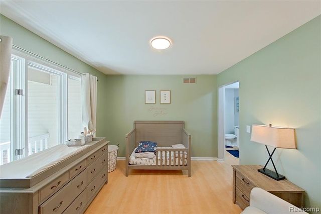 5307 Edgelake Drive, Pinckney, MI 48169