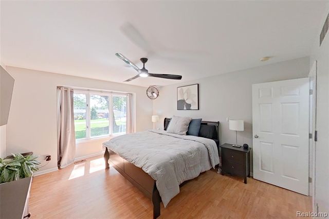 5307 Edgelake Drive, Pinckney, MI 48169