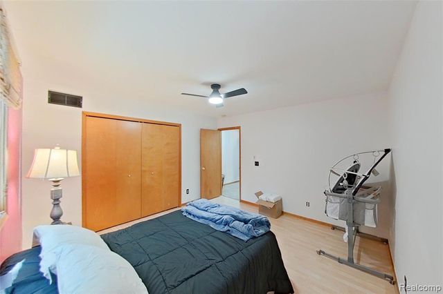 5307 Edgelake Drive, Pinckney, MI 48169