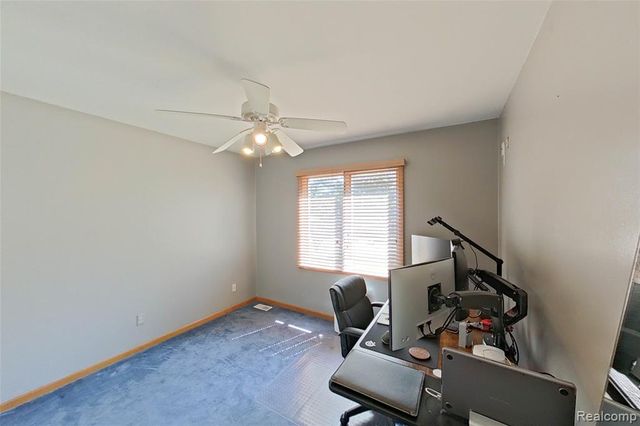5307 Edgelake Drive, Pinckney, MI 48169
