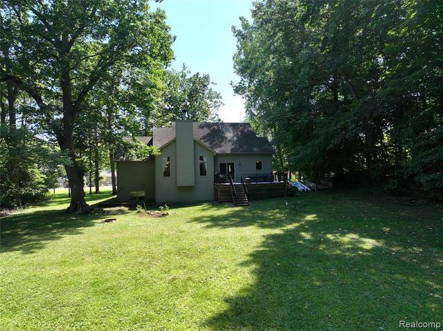 5307 Edgelake Drive, Pinckney, MI 48169
