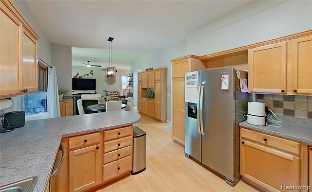 5307 Edgelake Drive, Pinckney, MI 48169