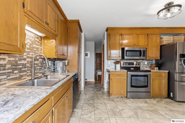 11118 Jackson Street, Omaha, NE 68154
