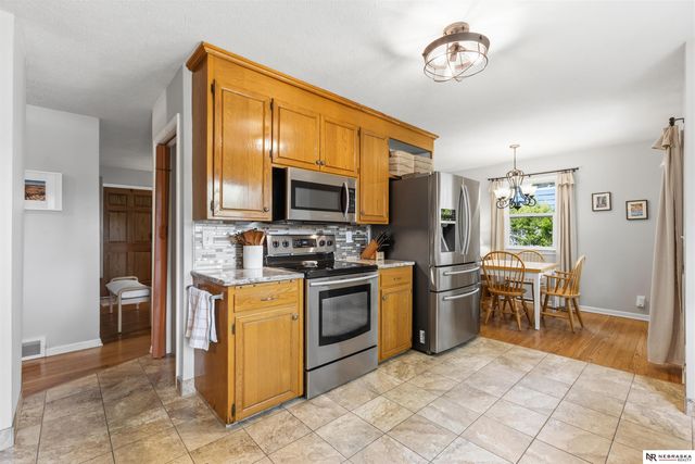 11118 Jackson Street, Omaha, NE 68154