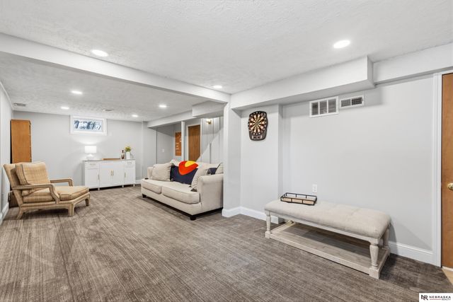 11118 Jackson Street, Omaha, NE 68154