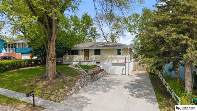 11118 Jackson Street, Omaha, NE 68154